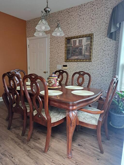 Chiky Sanctuary Apartment Raleigh Bagian luar foto